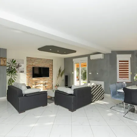 Six Brothers By Interhome *